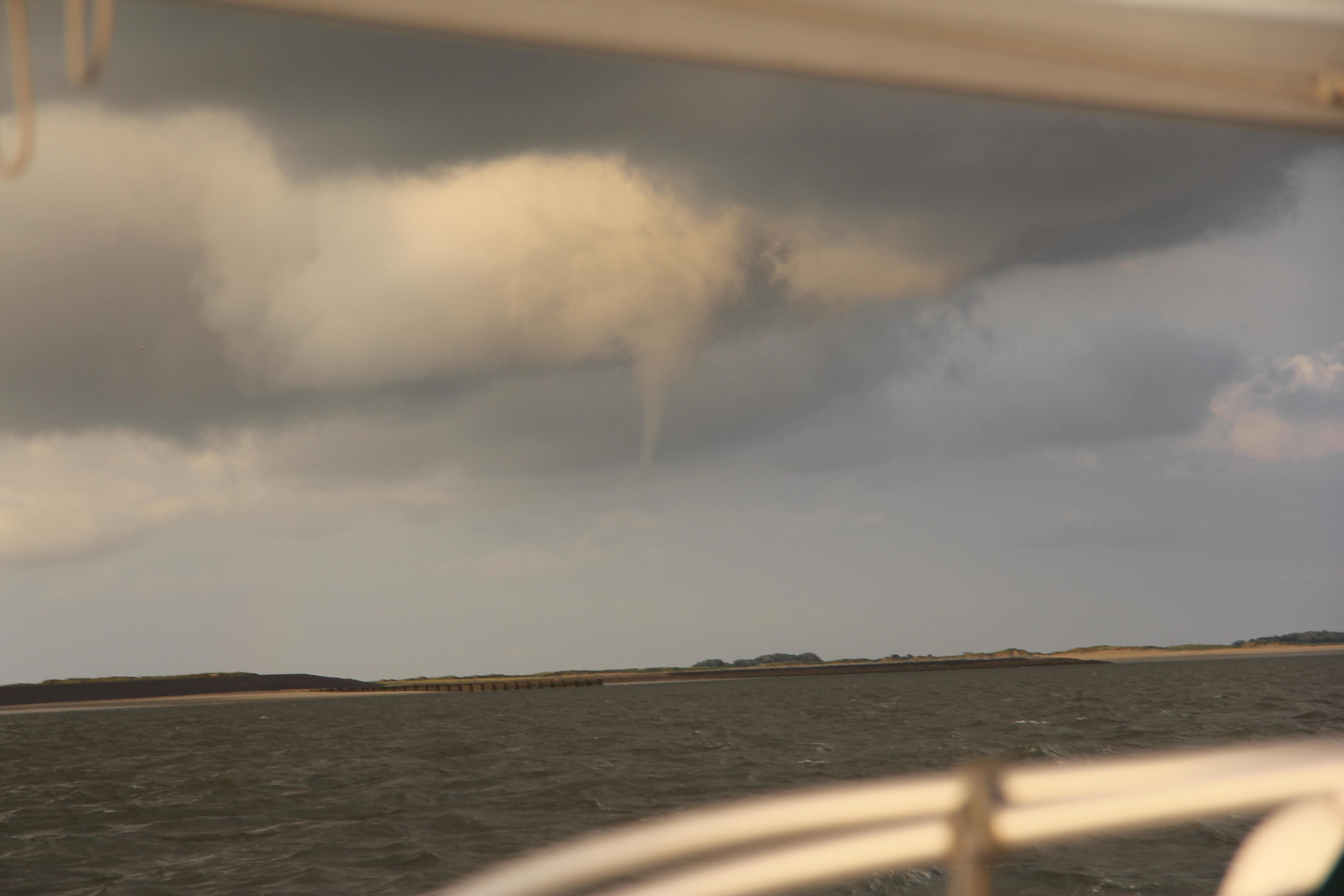 Windhose über Borkum